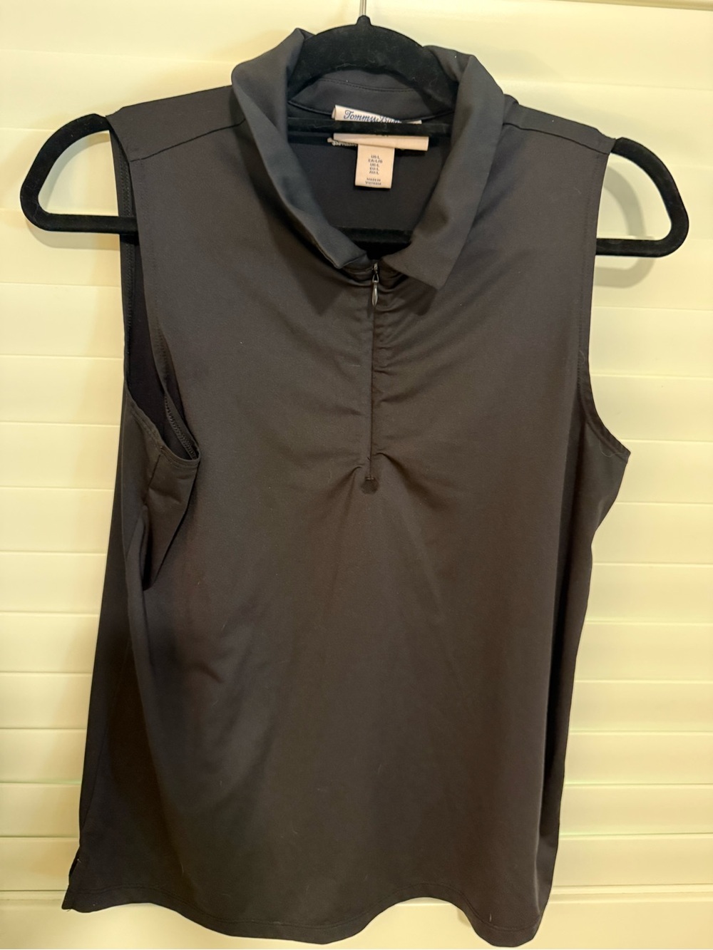 Tommy Bahama Sleeveless  golf Polo Top - Black